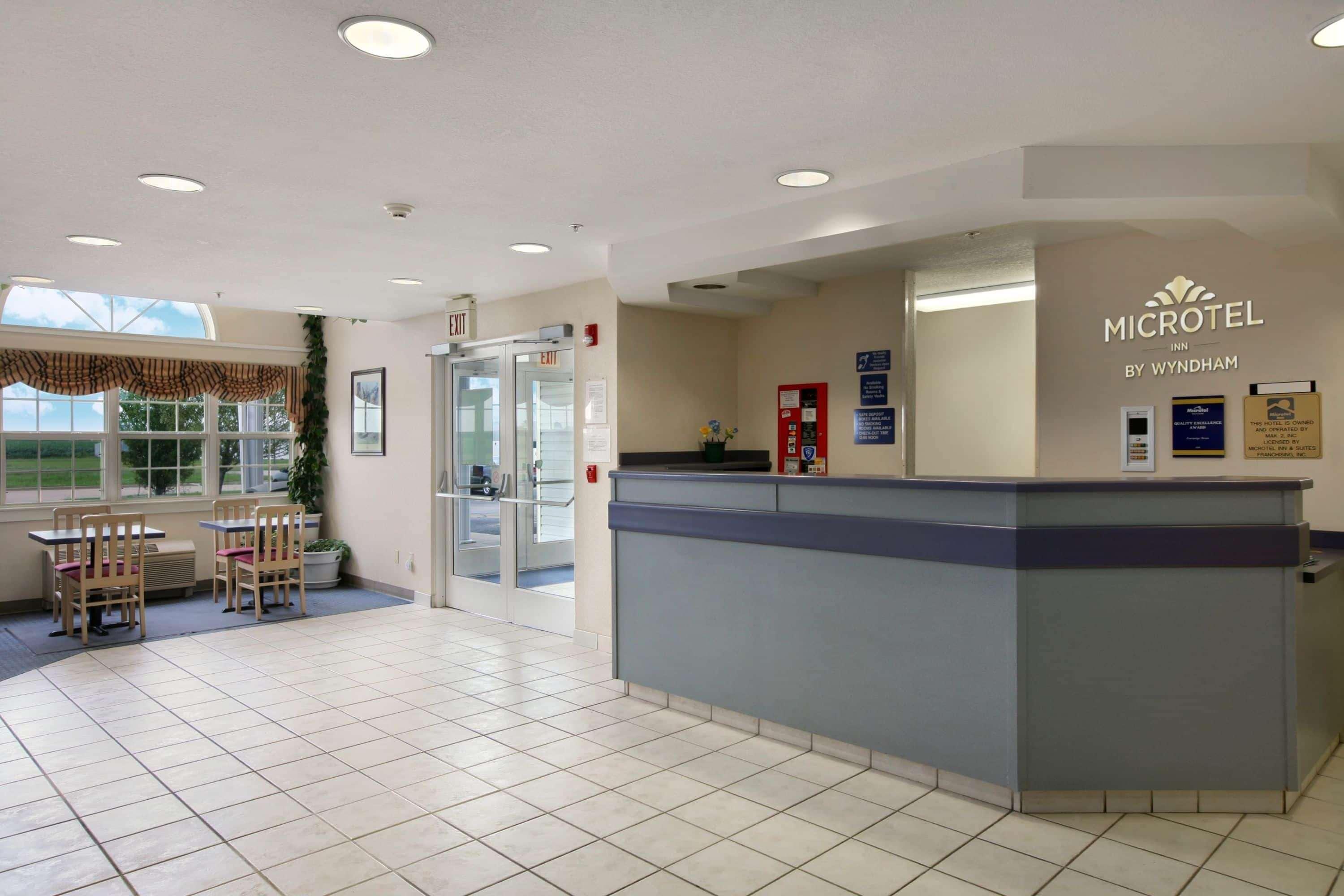 Microtel Inn By Wyndham Champaign Ngoại thất bức ảnh