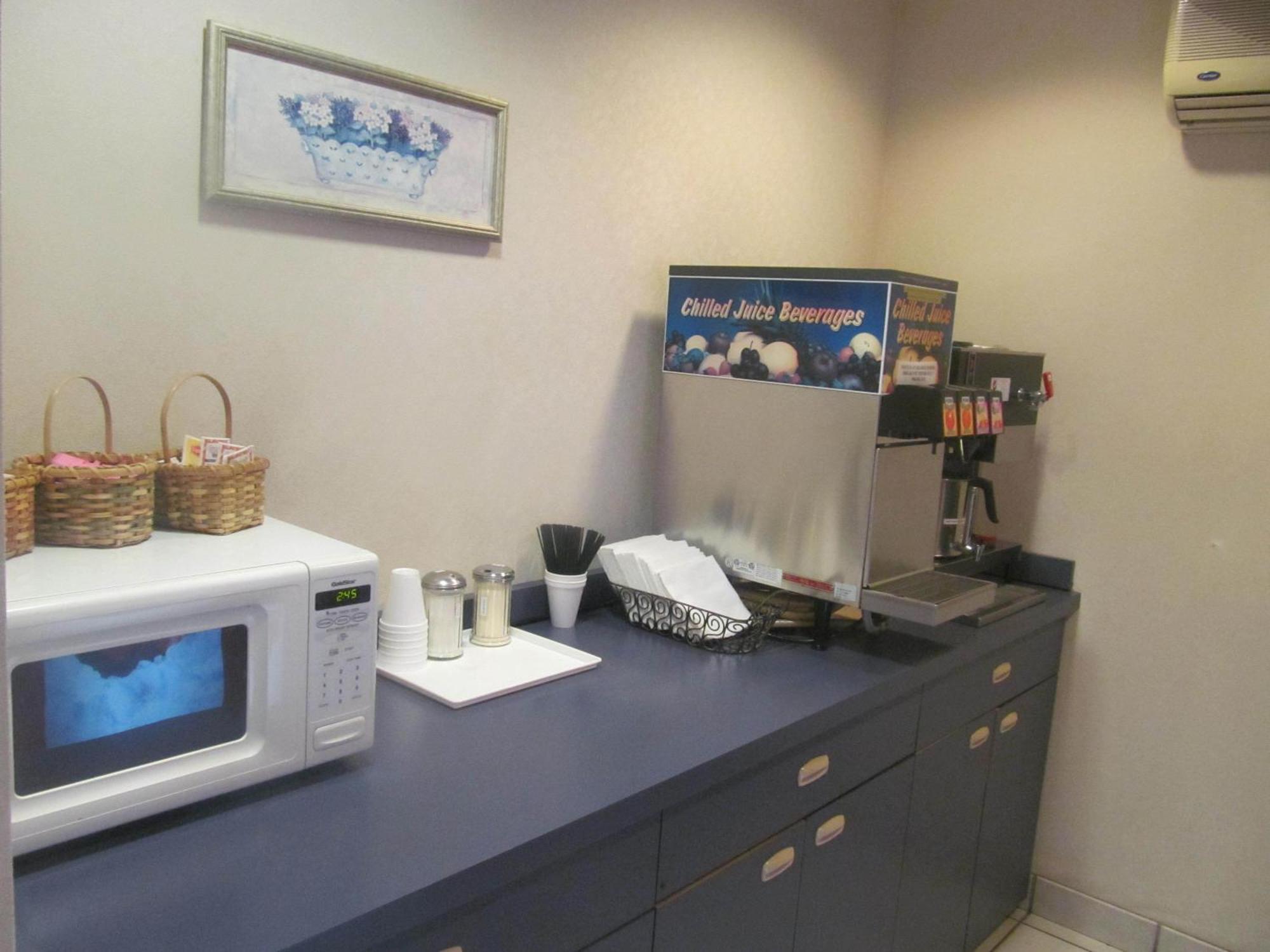 Microtel Inn By Wyndham Champaign Ngoại thất bức ảnh