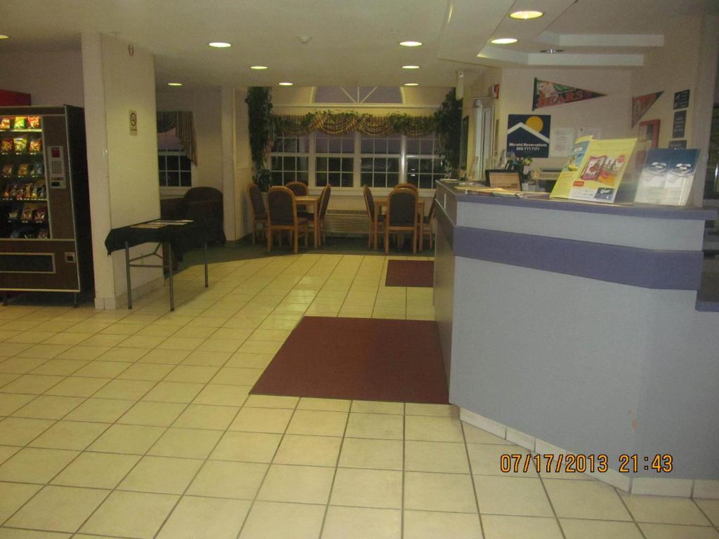 Microtel Inn By Wyndham Champaign Ngoại thất bức ảnh
